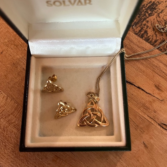 Solvar Jewelry - Silver gold plated, Celtic knot, necklace and post earring set.
